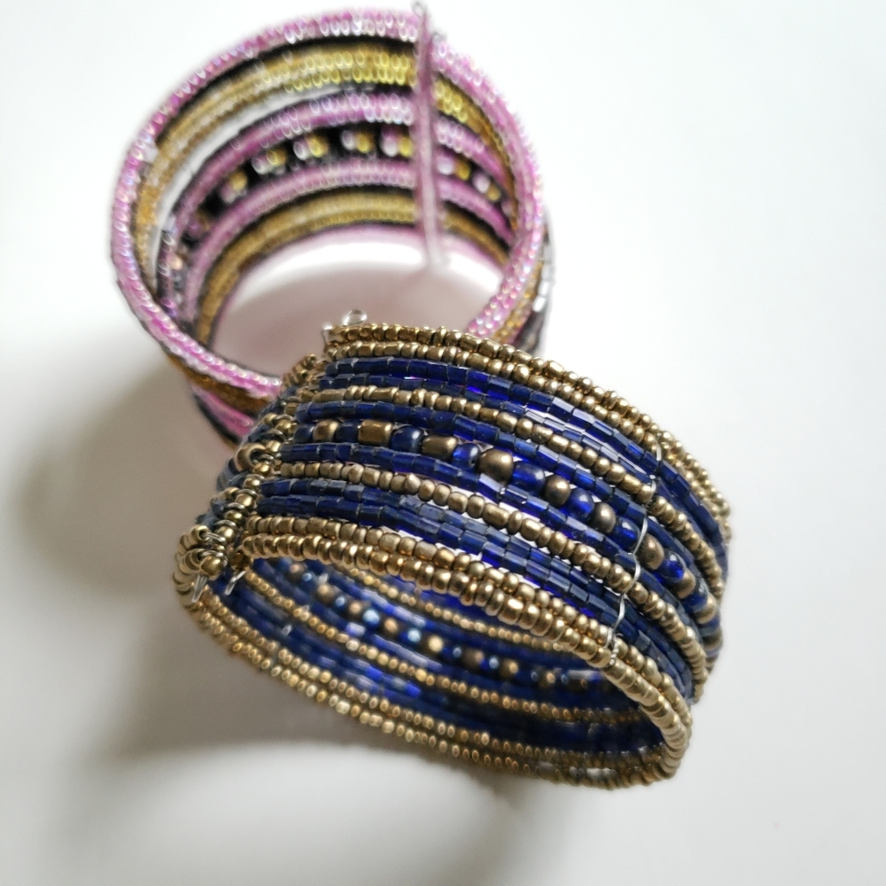 Two Beaded bracelets - Picture 3 of 3
